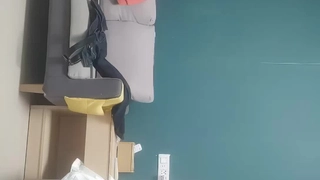 硬核继兄在继姐妹的大奶子上射精