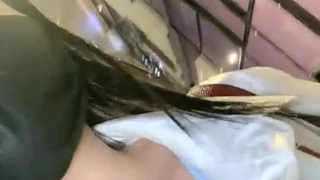 胸部小的淫荡少女在镜子前自慰